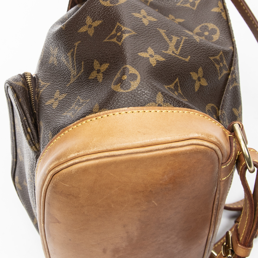 Louis Vuitton Montsouris MM - Picture 8 of 10